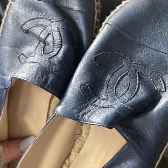 Chanel navy lamb skin flats size 40 (10 US) worn once - Picture 3 of 6